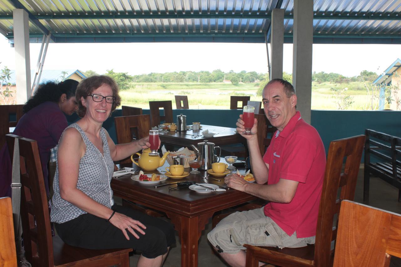 Rho Sigiriya Lake Edge Retreat Kibissa Esterno foto