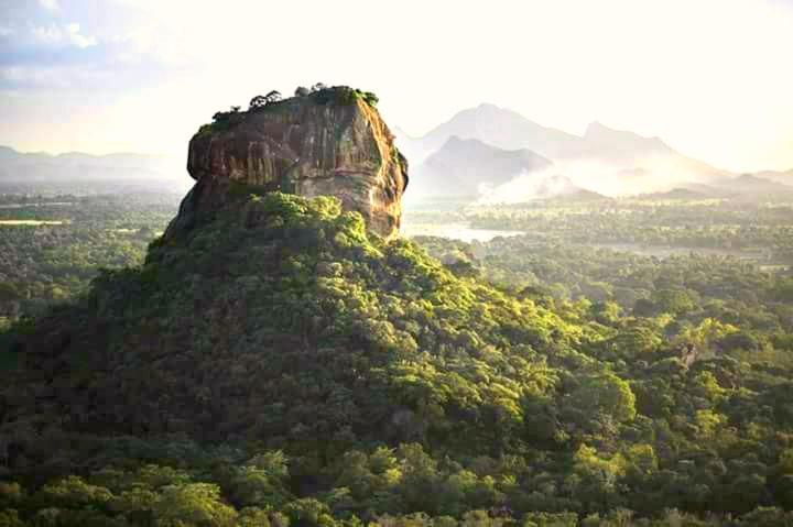 Rho Sigiriya Lake Edge Retreat Kibissa Esterno foto