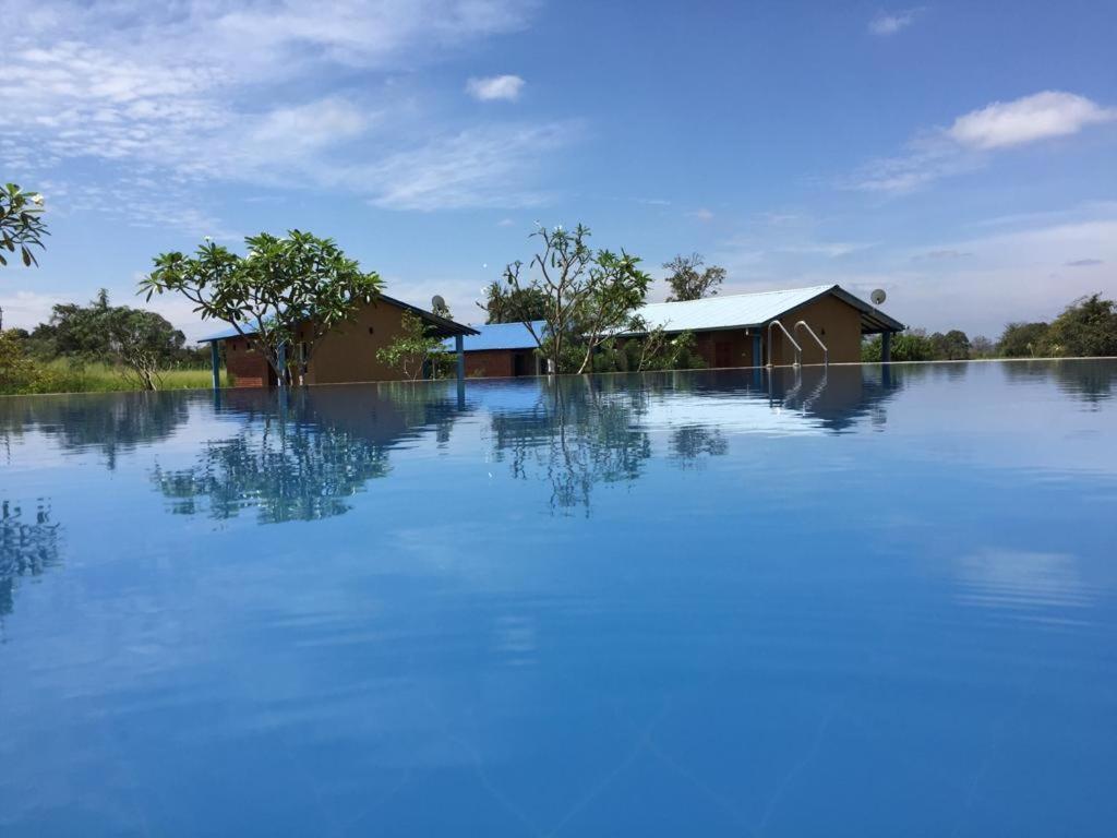 Rho Sigiriya Lake Edge Retreat Kibissa Esterno foto